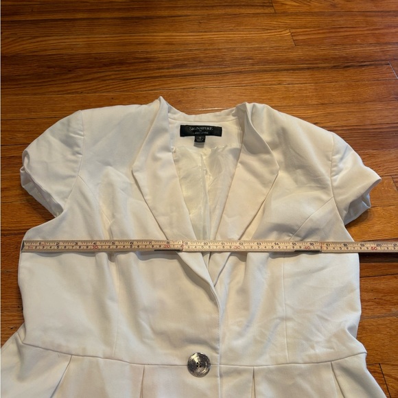 COPY - Signature by Larry Levine White Short Sleeve Peplum Blazer - Picture 6 of 6